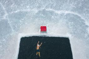 Winter Swimming - China