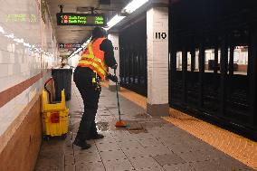 30 Year Old Man Stabbed Numerous Times In New York City Transit On The 1 Line On The Upper West Side Of Manhattan