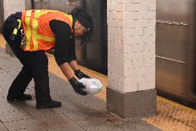 30 Year Old Man Stabbed Numerous Times In New York City Transit On The 1 Line On The Upper West Side Of Manhattan