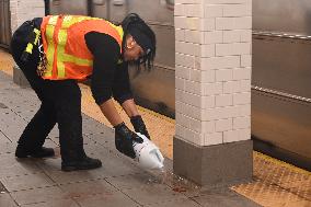 30 Year Old Man Stabbed Numerous Times In New York City Transit On The 1 Line On The Upper West Side Of Manhattan