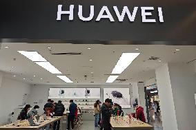 Huawei Store in Shanghai