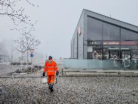 Cleaner At Bavarian Buchloe Train Station