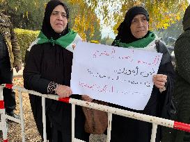 Syrian Women Hold Sit-In In Front Of The People’s Palace Demanding The Release Of Syrian Detainees In Lebanon