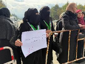 Syrian Women Hold Sit-In In Front Of The People’s Palace Demanding The Release Of Syrian Detainees In Lebanon