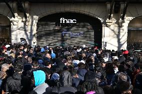 fnac liquidation at the Champs-Elysees in Paris FA