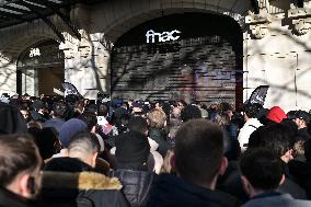 fnac liquidation at the Champs-Elysees in Paris FA