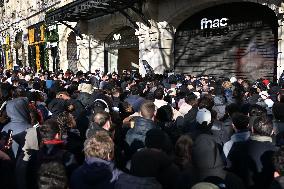 fnac liquidation at the Champs-Elysees in Paris FA