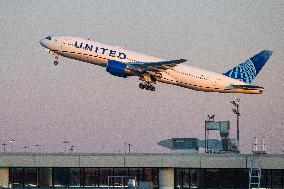 United Airlines Boeing 777 Departing From Newark