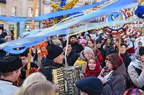 Large-scale march of Christmas star carriers in Lviv