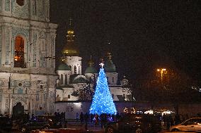 Kyiv sparkles at night during holiday season