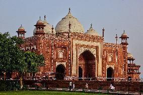 Daily Life In Agra