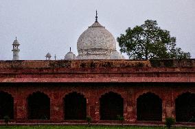 Daily Life In Agra