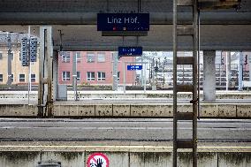 Linz Central Station Platforms