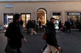 Rome Gears Up For Winter Sales