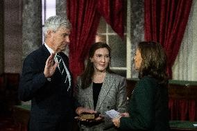 Vice President Kamala Harris swears in Senators