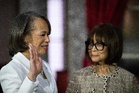 Vice President Kamala Harris swears in Senators