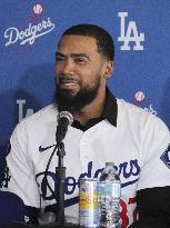 Baseball: Teoscar Hernandez re-signs with Dodgers