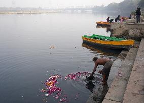 Delhi's Yamuna Ghat Becomes Winter Attraction For Migratory Birds