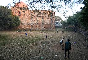 Kids Play Cricket At Mughal Era Monument In Delhi