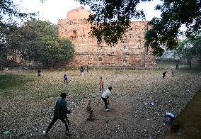 Kids Play Cricket At Mughal Era Monument In Delhi