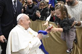 Pope Francis meets with Catholic Union of Teachers - Vatican