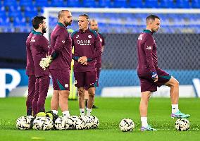 French Super Cup (Trophee Des Champions) - Paris Saint-Germain Training Session