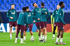 French Super Cup (Trophee Des Champions) - Paris Saint-Germain Training Session