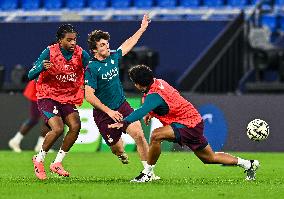 French Super Cup (Trophee Des Champions) - Paris Saint-Germain Training Session