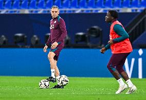 French Super Cup (Trophee Des Champions) - Paris Saint-Germain Training Session