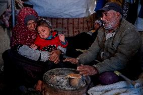 Displaced Families Suffer Harsh Weather Conditions - Gaza