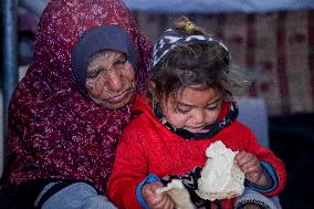 Displaced Families Suffer Harsh Weather Conditions - Gaza