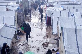 Displaced Families Suffer Harsh Weather Conditions - Gaza