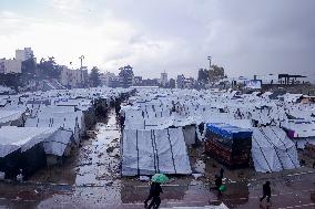 Displaced Families Suffer Harsh Weather Conditions - Gaza