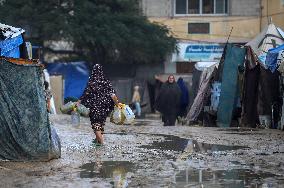 Displaced Families Suffer Harsh Weather Conditions - Gaza