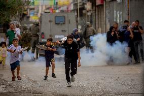 Israeli Forces Besieged the Balata Refugee Camp - Nablus