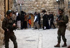 Israeli raid to provide protection for Jewish settlers - Hebron