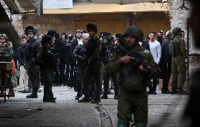 Israeli raid to provide protection for Jewish settlers - Hebron