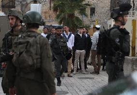 Israeli raid to provide protection for Jewish settlers - Hebron