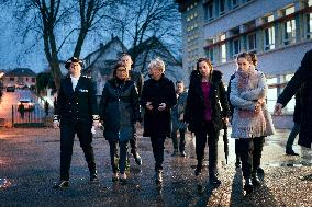 Elisabeth Borne visits an elementary school - Longjumeau