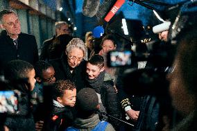 Elisabeth Borne visits an elementary school - Longjumeau