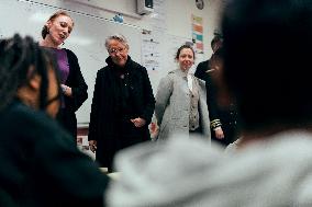 Elisabeth Borne visits an elementary school - Longjumeau