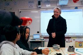 Elisabeth Borne visits an elementary school - Longjumeau