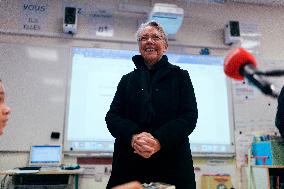 Elisabeth Borne visits an elementary school - Longjumeau