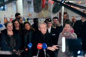 Elisabeth Borne visits an elementary school - Longjumeau