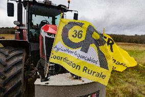 Farmers Rally to Blockade Paris in Essonne