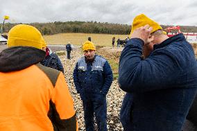 Farmers Rally to Blockade Paris in Essonne