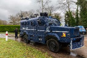 Farmers Rally to Blockade Paris in Essonne