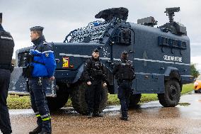 Farmers Rally to Blockade Paris in Essonne