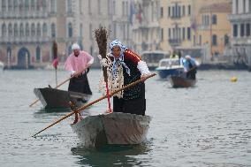 The Traditional Befana Regatta - Venice