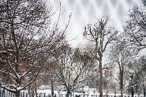 Snowstorm Hits Washington DC On Morning Of January 6th Causing Dangerous Roads